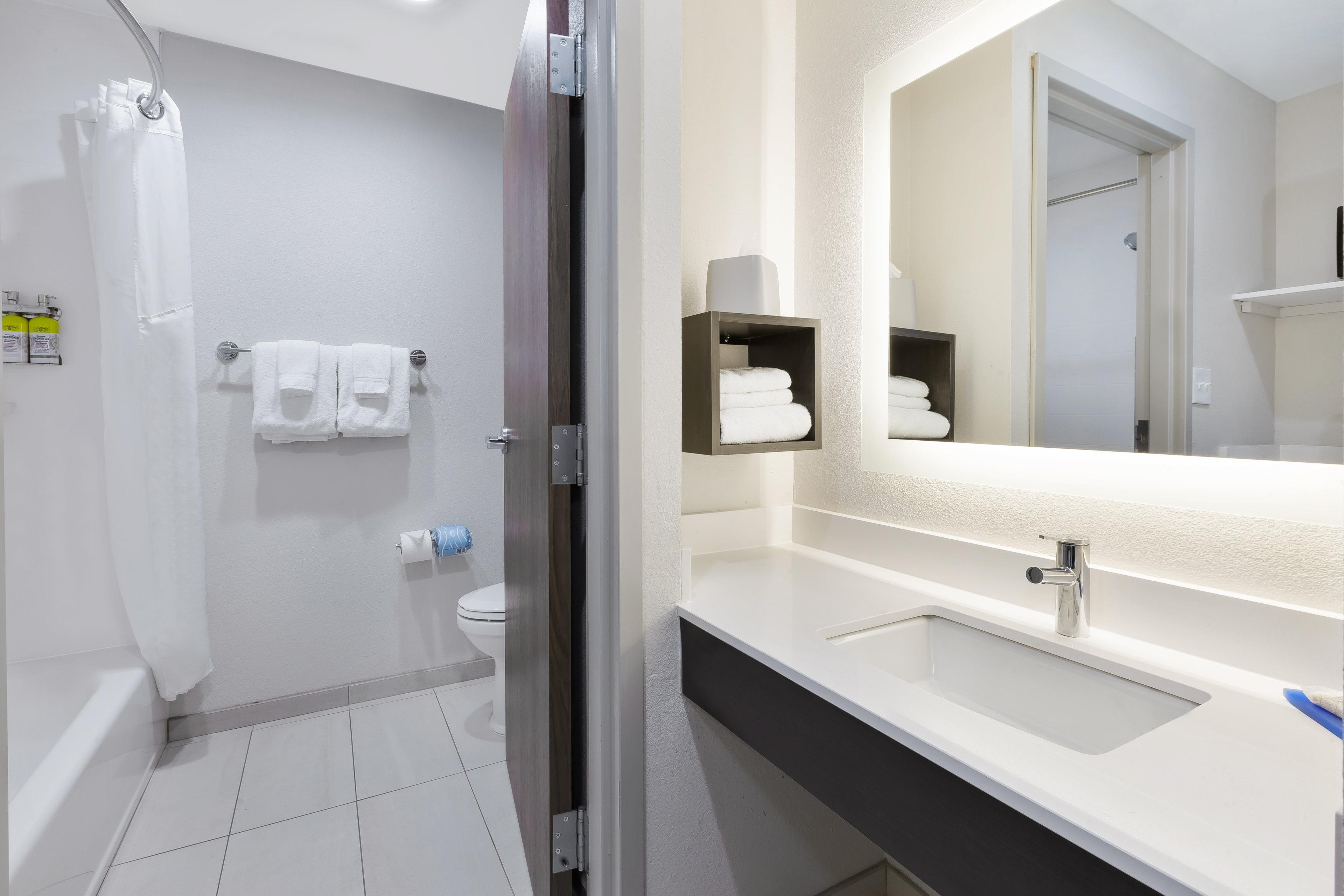 Holiday Inn Express Detroit-Warren/General Motors Technology Center By Ihg Exterior foto