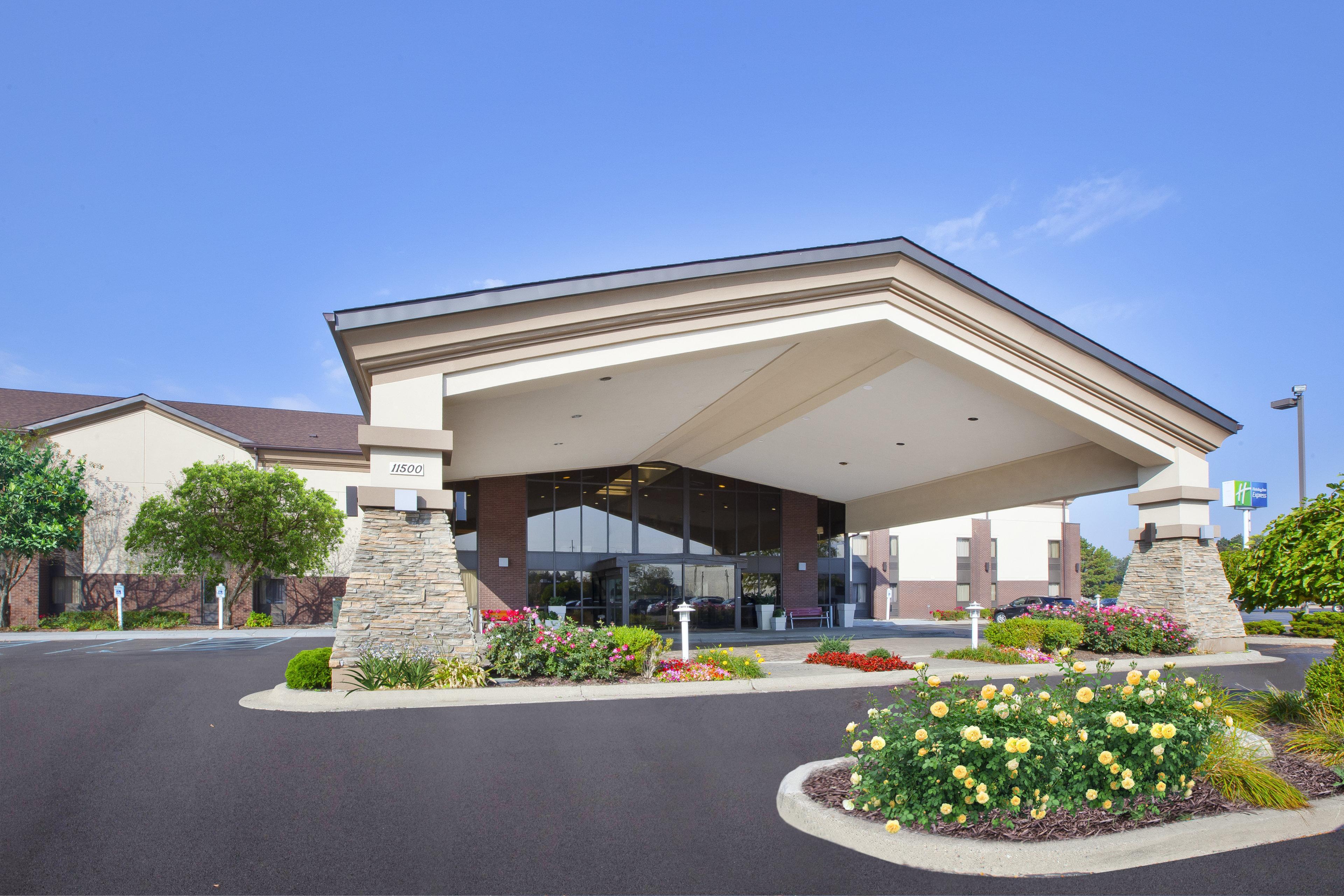 Holiday Inn Express Detroit-Warren/General Motors Technology Center By Ihg Exterior foto