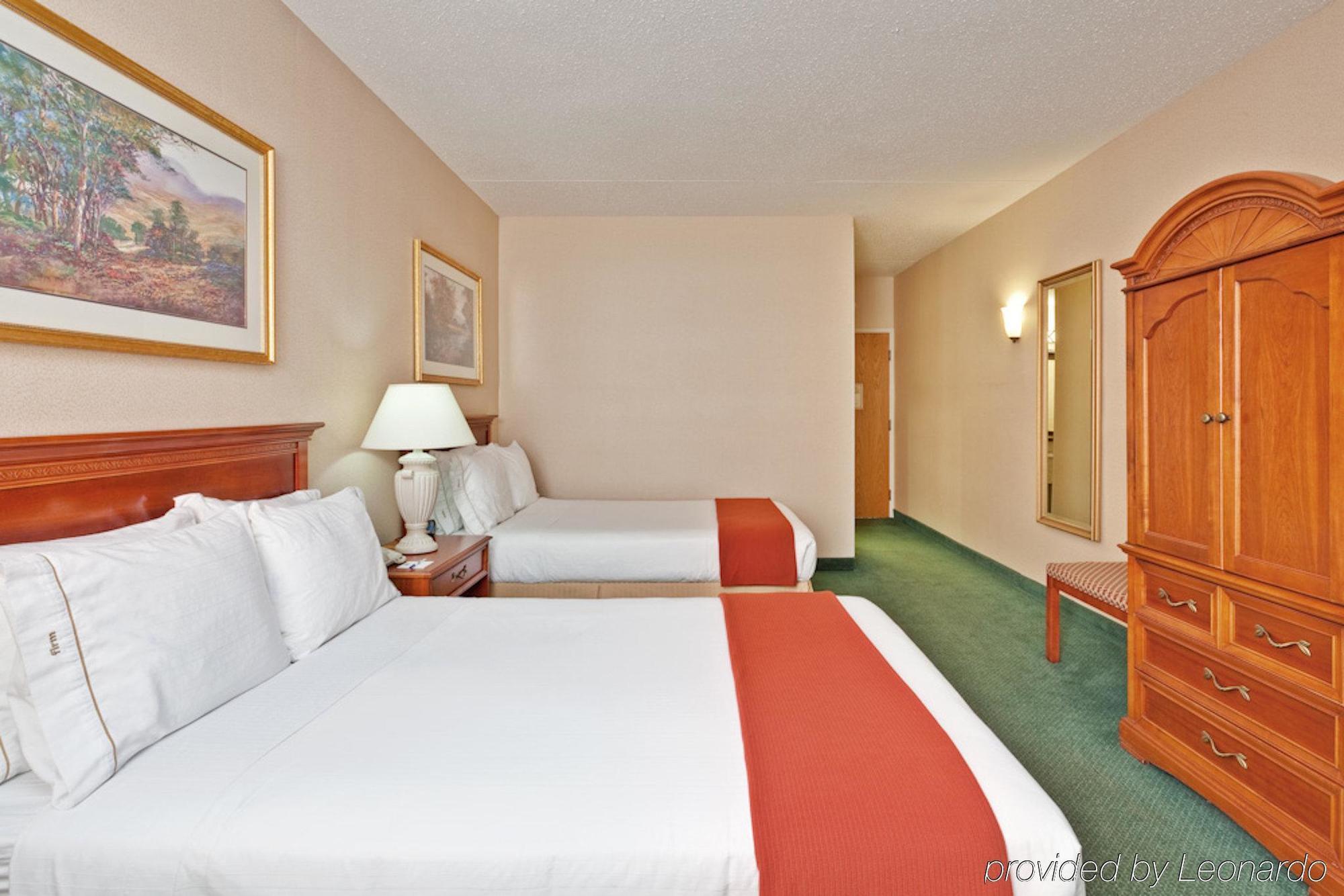 Holiday Inn Express Detroit-Warren/General Motors Technology Center By Ihg Quarto foto