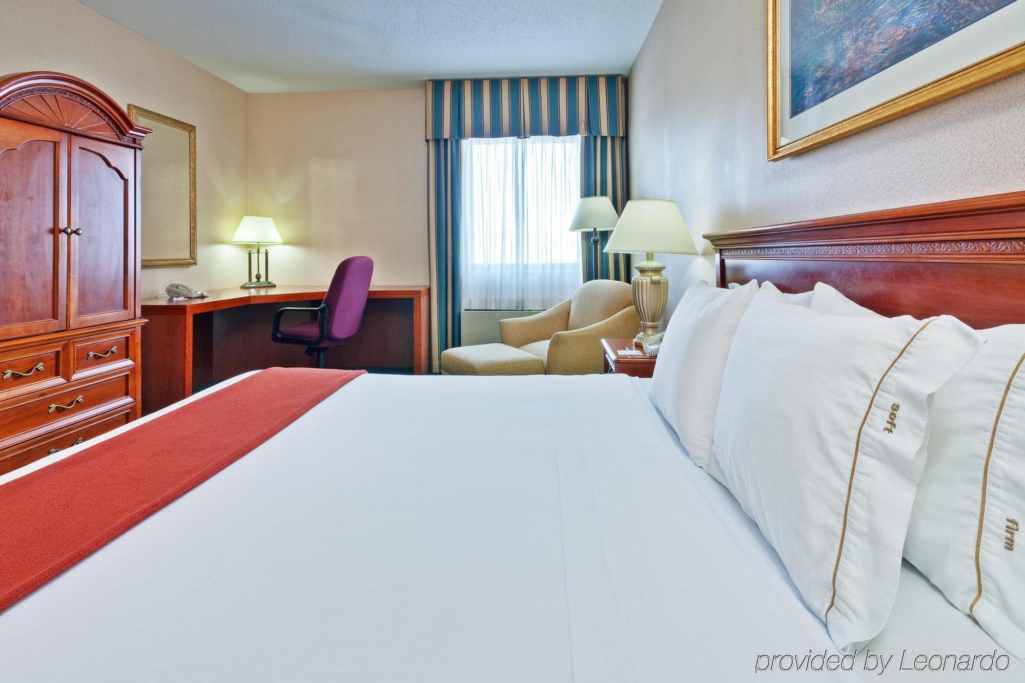 Holiday Inn Express Detroit-Warren/General Motors Technology Center By Ihg Quarto foto