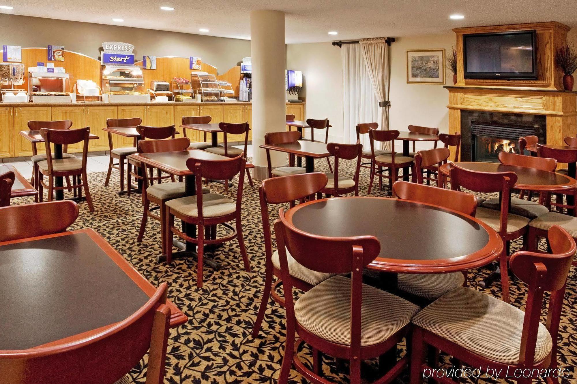 Holiday Inn Express Detroit-Warren/General Motors Technology Center By Ihg Restaurante foto