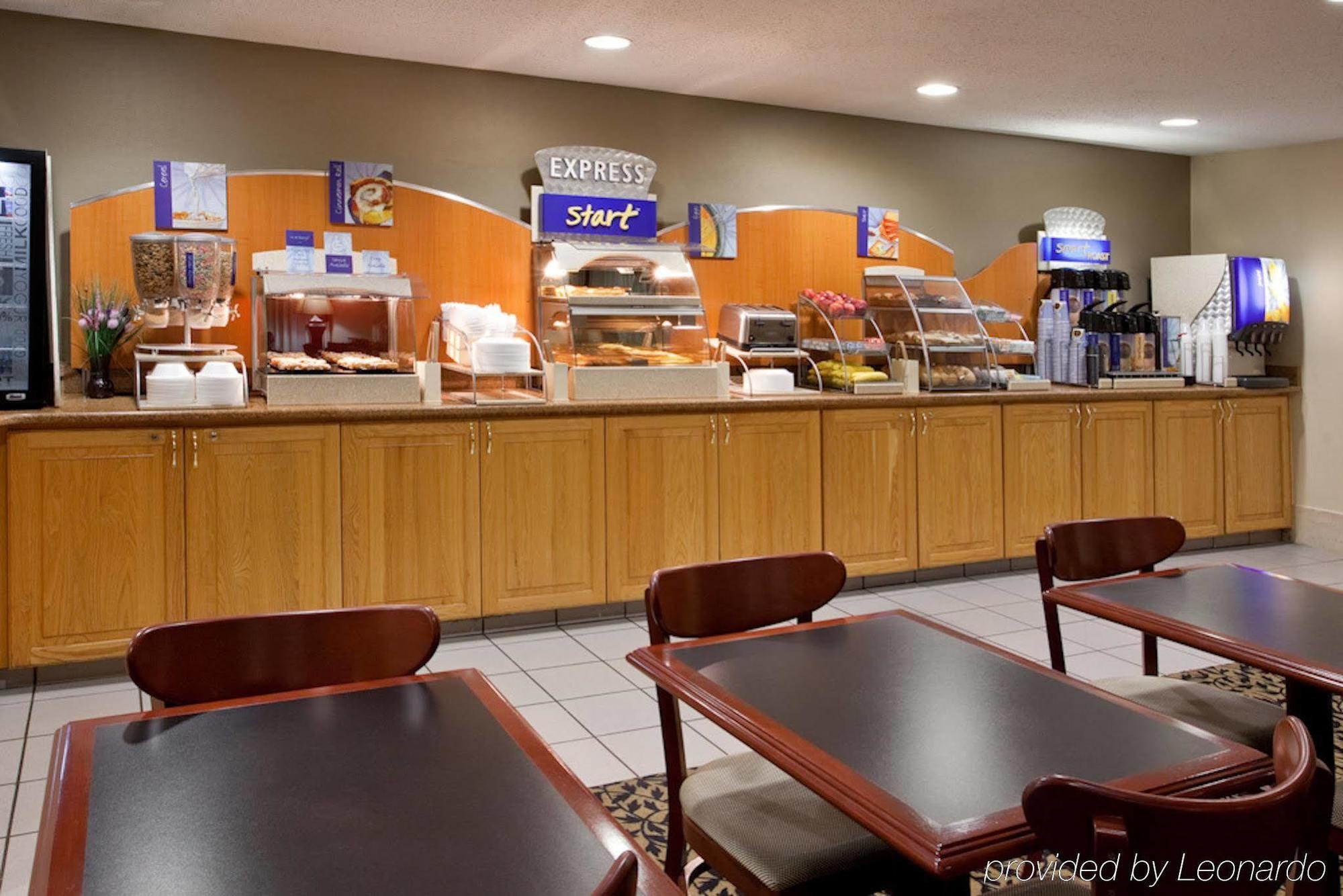 Holiday Inn Express Detroit-Warren/General Motors Technology Center By Ihg Restaurante foto